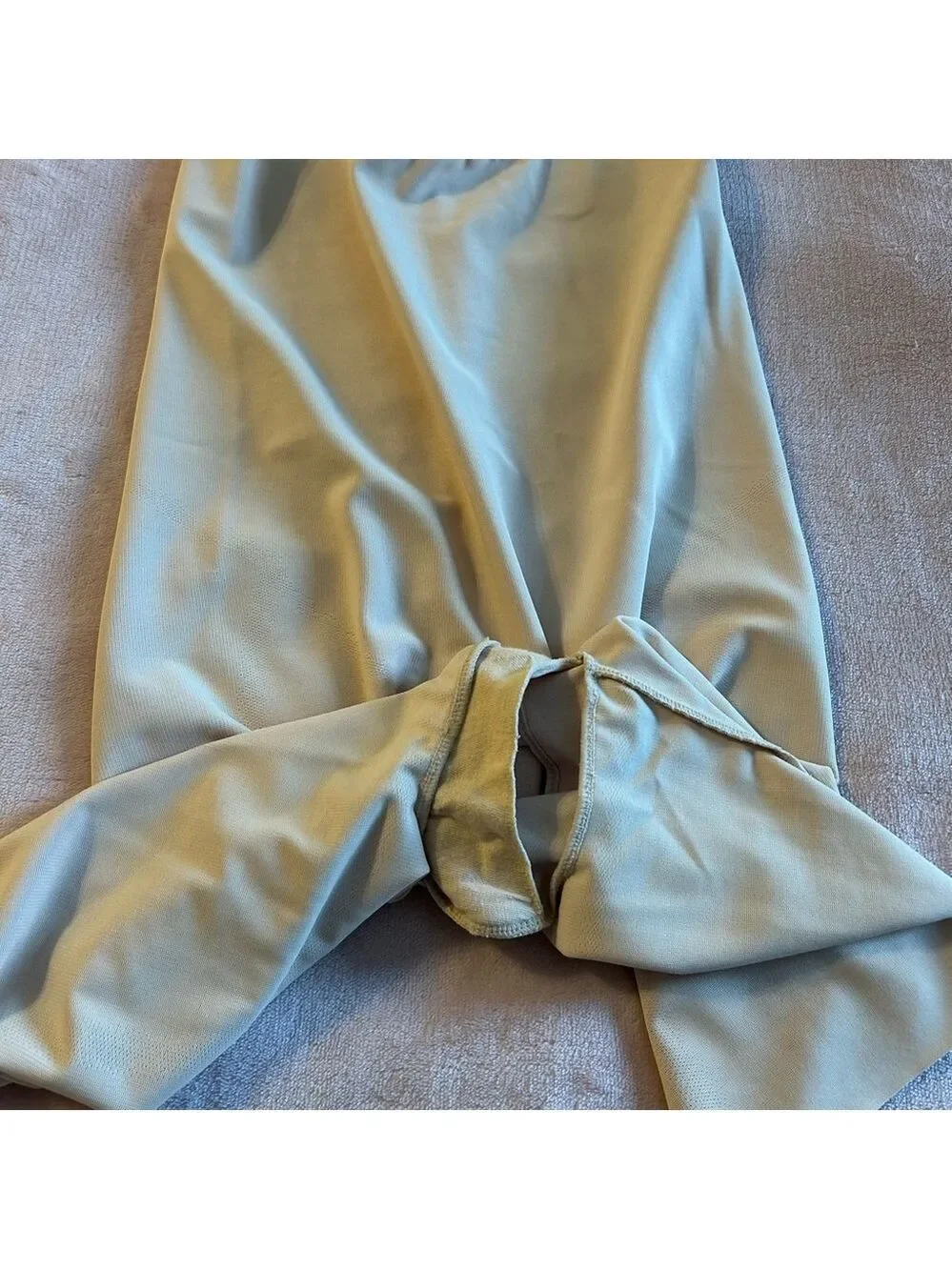 Wacoal cream slimming and smoothing mid thigh bodysuit adjustable straps size 6